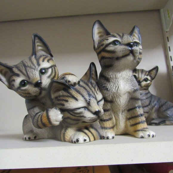 Harvey Knox cat figurines - Picture 6 of 8